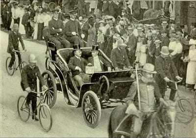 Teddy Roosevelt was the first US president to ride publicly in a car in Connecticut, and it was an EV
