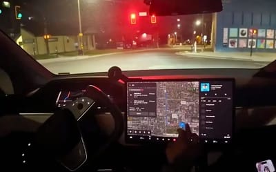 Tesla uses self-driving mode to navigate chaotic construction section like an expert