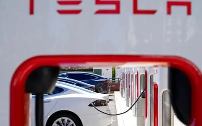 Florida man filmed himself charging his Tesla in the rain to show what happens