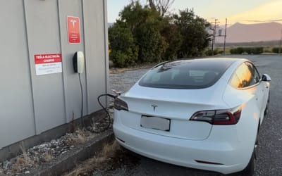 Man has been driving Tesla Model 3 for a year so compares charging costs to fuel costs for gas car, there's a staggering difference