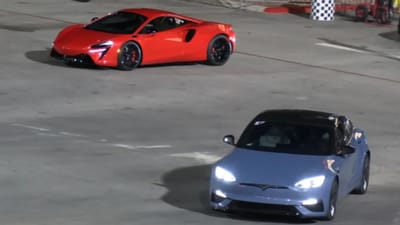 tesla-model-s-plaid-mclaren-artura-drag-race