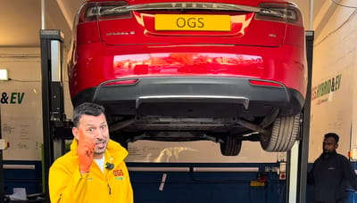 2014-tesla-model-s-mechanic-new-battery