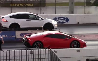 Tesla Model X Plaid pitted against Lamborghini Huracán in quarter mile drag race with shocking results
