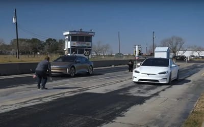 World’s most powerful production sedan Lucid Air vs. brand new Tesla Plaid in extremely fast quarter-mile drag race with a clear winner