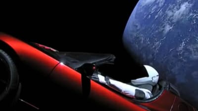 tesla-roadster-tracker-expert-collision-earth