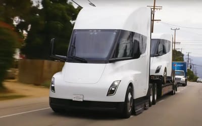 Jay Leno tries towing a Tesla Semi with a Tesla Semi and calls it the biggest revolution in trucking since trucks replaced trains