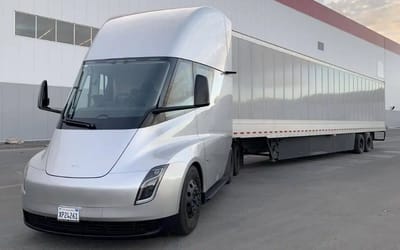 Tesla FINALLY taking orders for its $180,000 Semi – but it still doesn’t exist