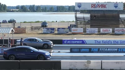 1000HP monster Dodge Challenger SRT Hellcat drags Tesla Model S Plaid in the ultimate gas vs EV battle