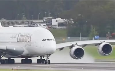 People blown away by size of Airbus A380 as it appears on runway next to other plane