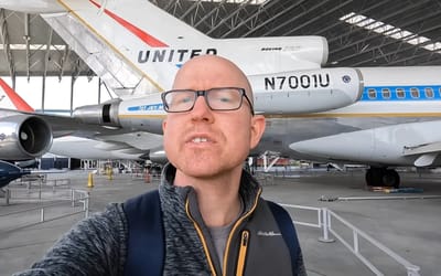 Man gives a detailed tour around the first Boeing 727 and it's a serious history lesson