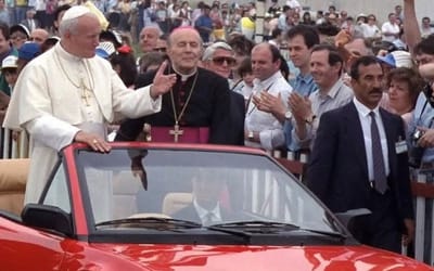 One of the coolest moments in car history involved the Pope and a Ferrari Mondial