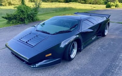 The real story behind the failed American supercar Vector W8 is a tale of what could have been