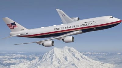 boeing-747-8-vc-25b-bridge-air-force-one-airport-size