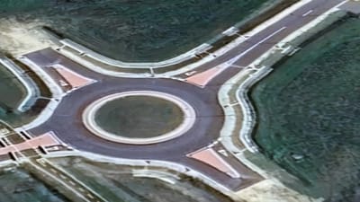 hungary-roundabout-nowhere-reason-eu