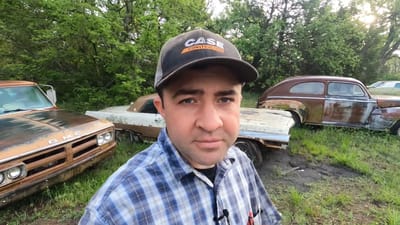 american-youtuber-buys-abandoned-farm-classic-cars