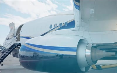 This is what it looks like inside the $100,000,000 Boeing BBJ 737 which is private jet bigger than most homes