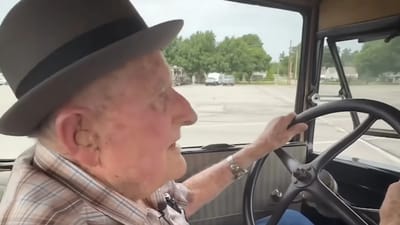 ford-model-t-oklahoma-route-66-99-rear-old