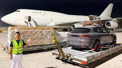 Man shadows Boeing 747-400BCF cargo pilot for an entire night to show what the entire operation is like