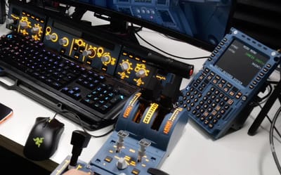 Man turns his desk into an Airbus A320 cockpit for less than $1,000