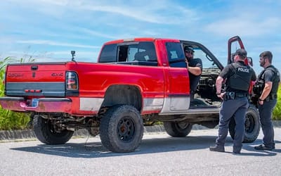 It only took 2 minutes for Kansas man to be pulled over by cops for driving his strange backwards truck
