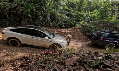 oregon-man-drives-argentina-to-colombia-in-modified-tesla-model-x
