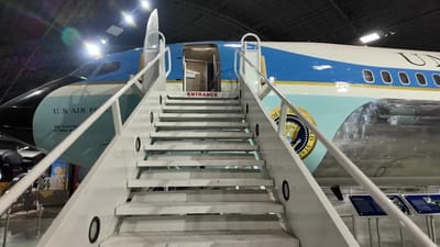 US man gives incredibly rare look inside Air Force One as he explores its unique features and history behind it