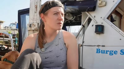Woman quits her job and leaves her old life behind to move onto an old boat and renovate it