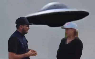 Experts calling new UFO footage the clearest ever recording and witnesses are saying it powered off their phones