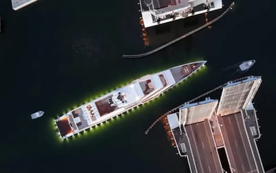 Florida car owners look on as captain tries to squeeze $275M superyacht through unforgiving bridge in nerve-wracking moment