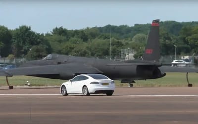 Tesla Model S helps U-2 spy plane to take off from airfield