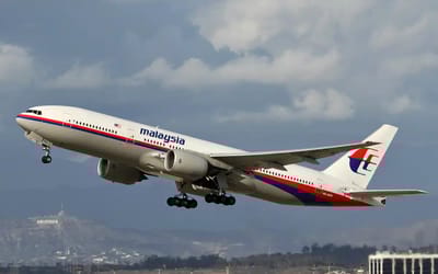Commercial airline pilot shares what he'd change about planes to make sure another MH370 never happens again