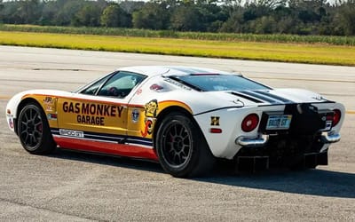 2700hp Ford GT going at 310mph is faster than a plane taking off