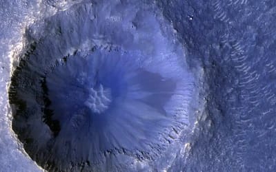 NASA orbiter pictured a ‘very recent impact crater’ on Mars