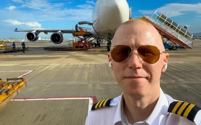 US airline pilot reveals how much money he makes in a year