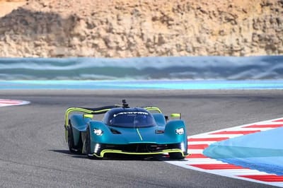 Aston Martin Valkyrie AMR Pro revs up in front of F1 crowd