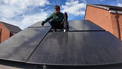 Man uses 500 disposable vapes and DIY solar to see if he can live entirely off-grid