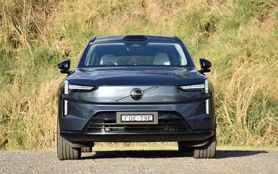 volvo-ex90-electric-suv-led-headlights