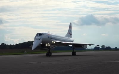 World's largest RC model is 32ft Concorde which has four jet turbines attached