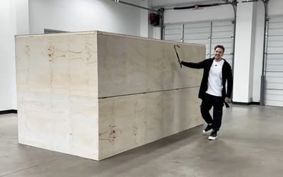 Unboxing a fake $4,000 Chinese G-Wagen to see how it compares to the real thing