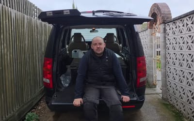 Man takes his dead Land Rover Discovery 3 to WeBuyAnyCar to see if he can hide red flags and get a higher price