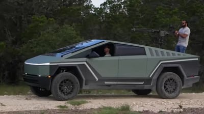 texas-tesla-owner-transformed-cybertruck-elon-musk-halo-warthog-wrap