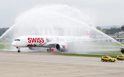 Swiss airline’s first A350-900 takes flight and waves to the crowd from Toulouse