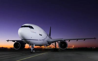 Airbus A310 Zero-G nosedive maneuver makes passengers fly weightlessly like they’re in space