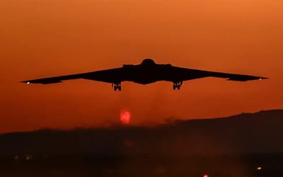 B-2 Spirit Stealth Bomber’s smooth landing is a moment of zen