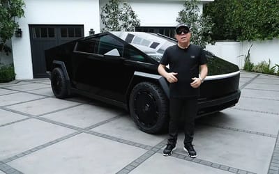 ‘Blackout’ Tesla Cybertruck with a gloss black wrap being called the best Cybertruck mod yet