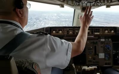 pilot-incredible-gesture-lands-boeing-757-final-flight