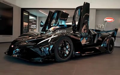 This ‘Batman spec’ on the new $4.7M Bugatti Bolide is absolutely epic