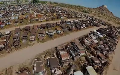 Ten thousand unrestored classic cars lie in Arizona junkyard