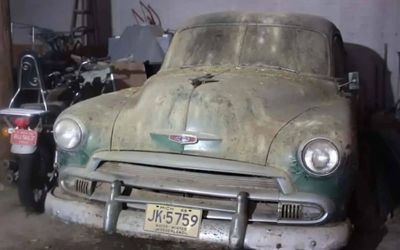 Classic Chevy abandoned in Michigan barn for 48 years shines after a wash