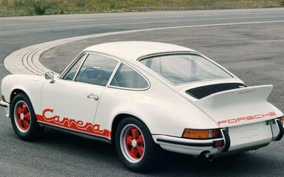 Man shares the differences between the old and new Porsche 911 cars and leaves people having the same reaction